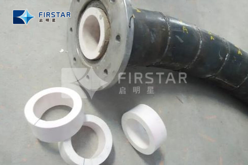 Ceramic sleeve lined pipe fittings applied in mining industry Accesorios de tubería revestidos con manguito de cerámica aplicados en la industria minera